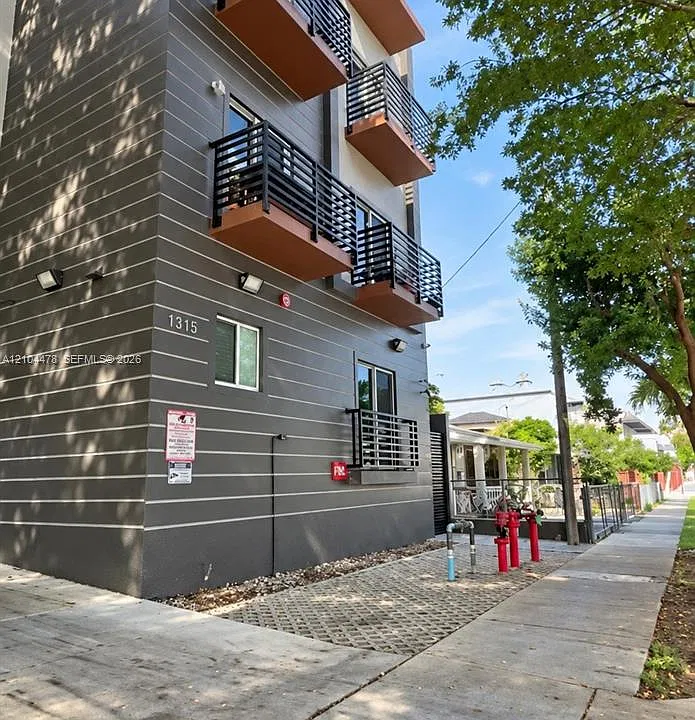 1315 NW 1st St #301