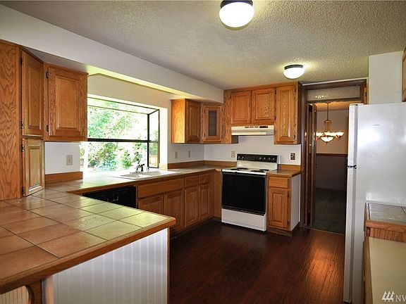3rd image of 9234 Cascade Pl NW