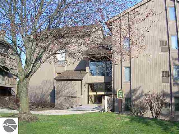 2nd image of 5536 Golfview Ct #21