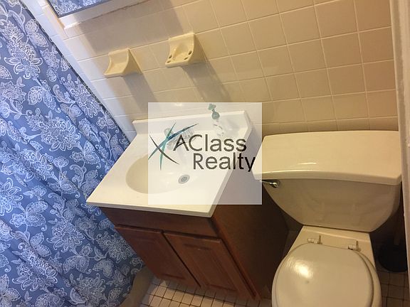 4th image of 2526 42nd St APT 4D