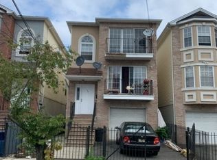 142 19th Ave, Irvington, NJ 07111