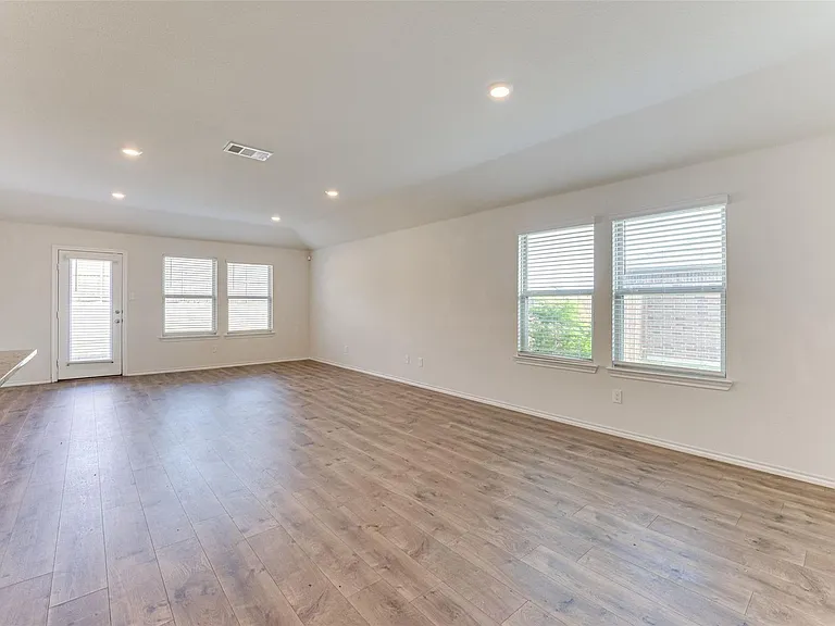 517 Milo Way — Photo 5