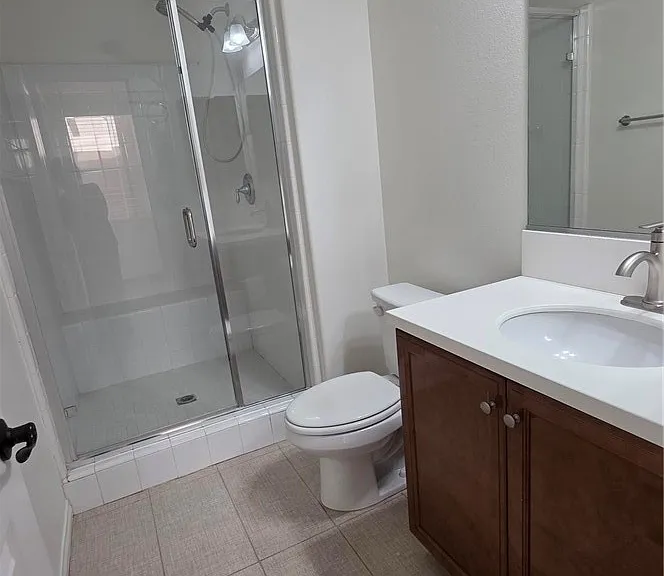 1150 Livingston Ln — Photo 4