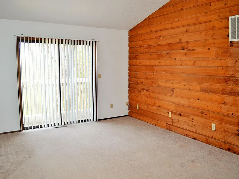 1411 Edgewood Rd NW — Photo 2
