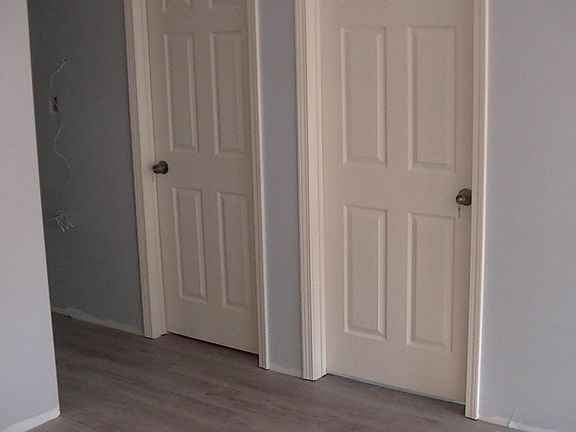 5th image of 406 Bayless Ave