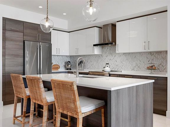3rd image of 111 S PINEAPPLE AVENUE #719