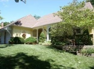 9925 Mastin Dr, Overland Park, KS 66212