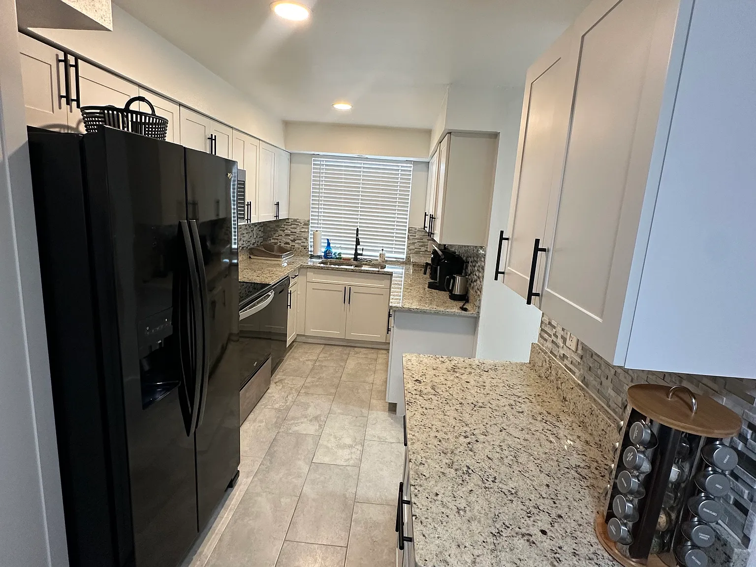 3 bed, 2.5 bath, 1588 sqft, $2,795 — Photo 2