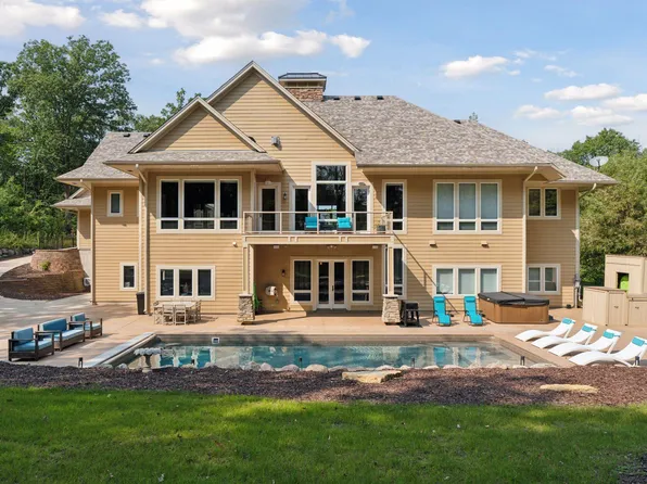 12381 Riverview Trl N, Stillwater, MN 55082