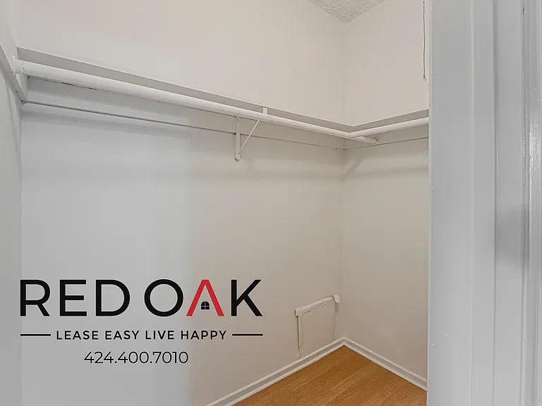 710 N Genesee Ave #10 — Photo 21