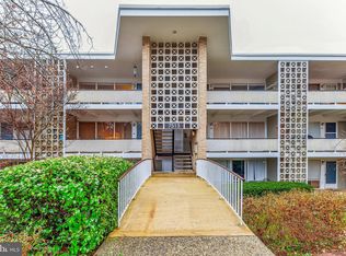 7513 Spring Lake Dr APT D2, Bethesda, MD 20817