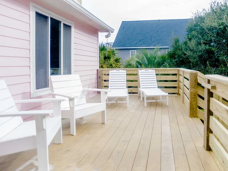 1210 Emerald Dr — Photo 18