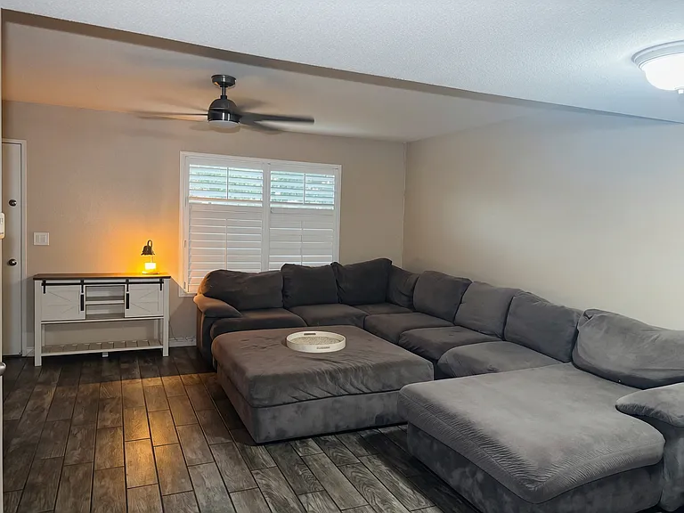 9543 Cottonwood Ave #C — Photo 16