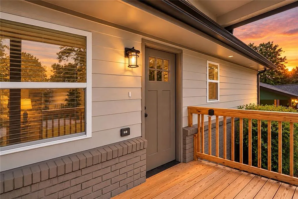 3 bed, 2.0 bath, 1150 sqft, $2,550 — Photo 3