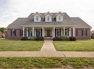 2016 N 8th Ave, Ozark, MO 65721