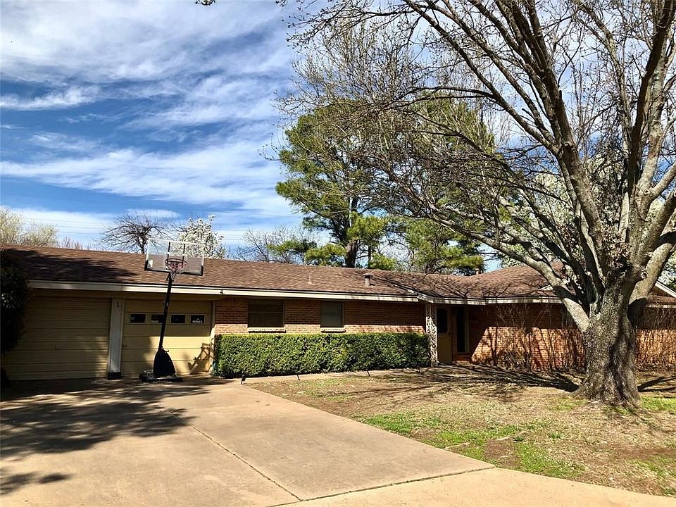 2nd image of 2503 SE 10th St