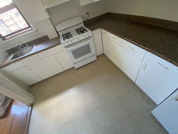 2nd image of 626 Gramatan Ave