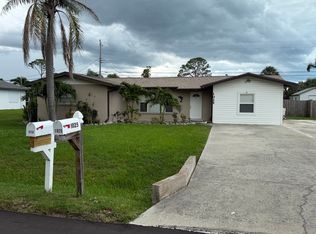 1025 Falcon Rd, Venice, FL 34293