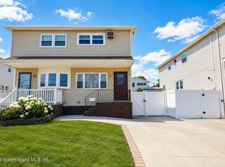 31 Maybury Ct, Staten Island, NY 10306