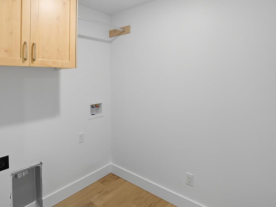Unit Photo