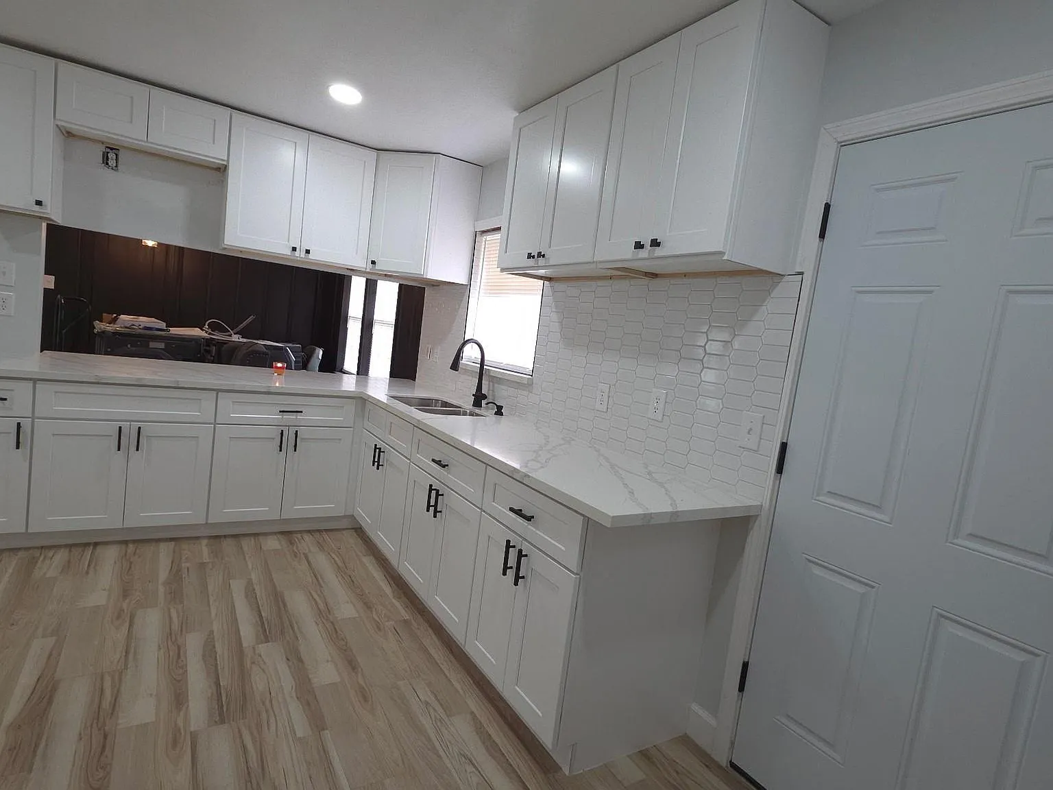 3 bed, 2.0 bath, 1296 sqft, $2,000 — Photo 3