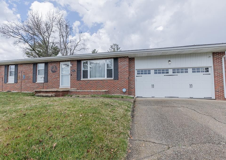 1st image of 805 Evergreen Ln