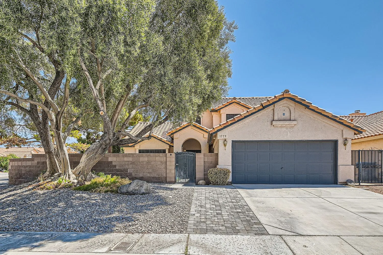 Southeast Las Vegas 3-Bedroom Corner-Lot Home with Private Pool — Photo 1