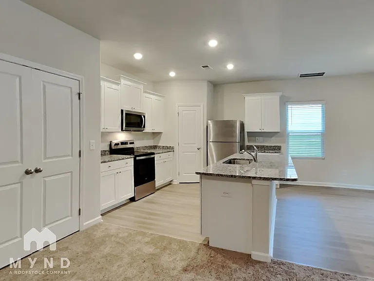 108 Taverners Ln — Photo 5