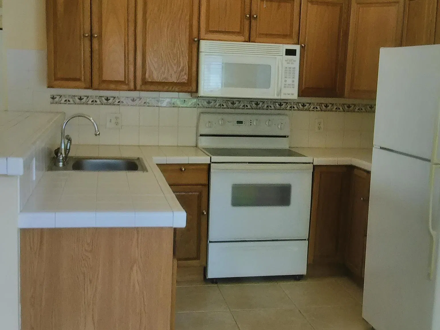3 bed, 1360 sqft, $2,250 — Photo 2