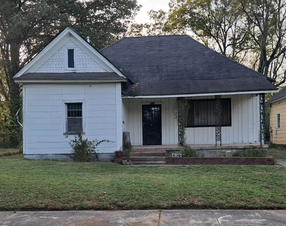 3 bed, 1300 sqft, $1,000 — Photo 1