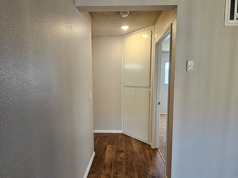 Del Mar Apartment Homes — Photo 36