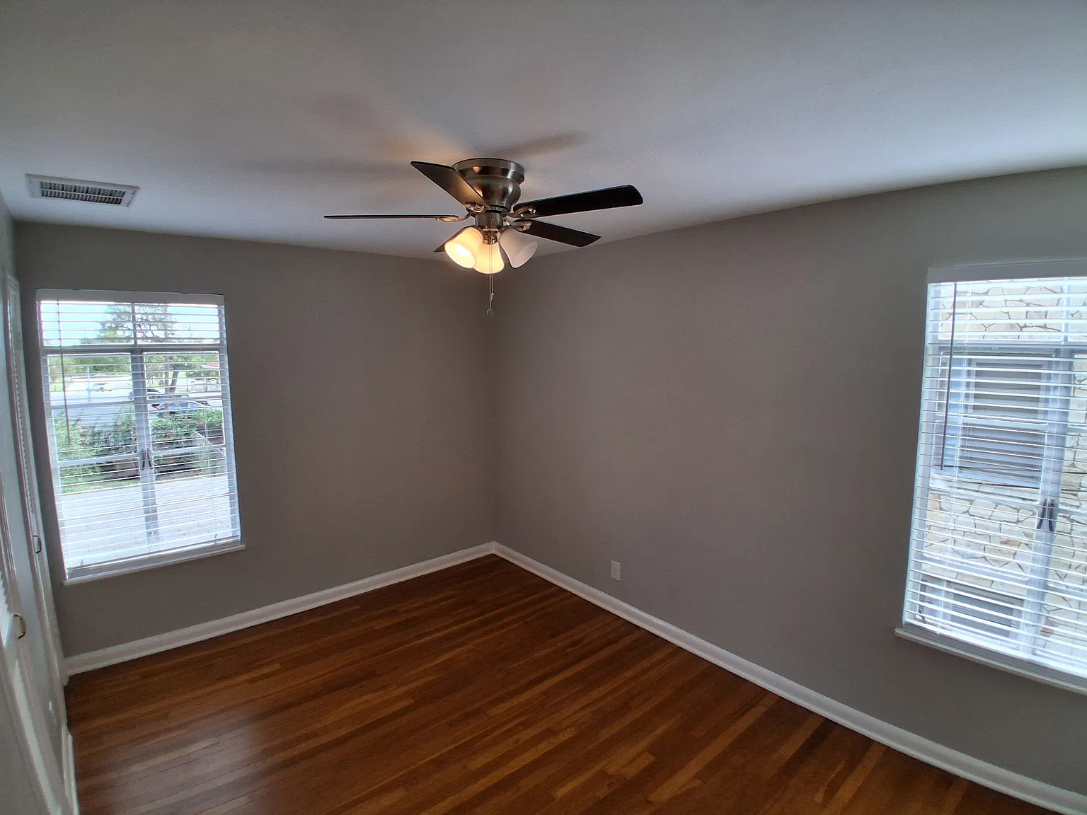 710 W French — Photo 4