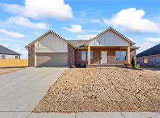 90 W Watson Ln, Farmington, AR 72730