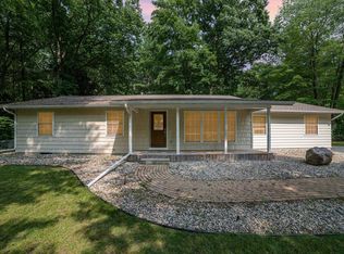 568 N Rustic Dr, Midland, MI 48640