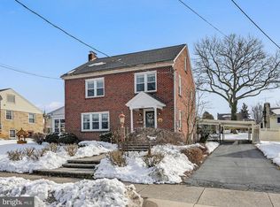 122 E Conestoga St, New Holland, PA 17557