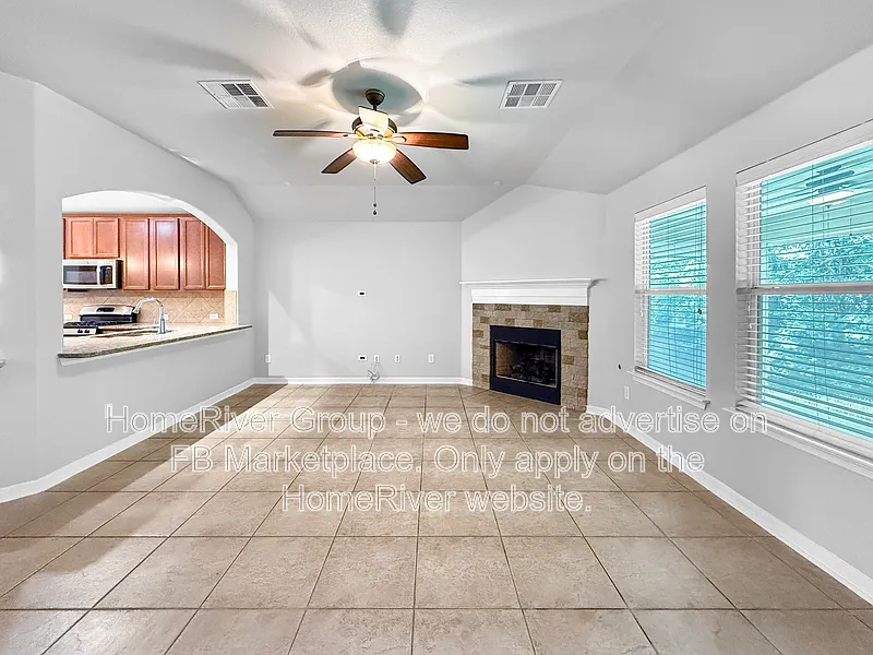 4 bed, 2.0 bath, 2006 sqft, $2,150 — Photo 3