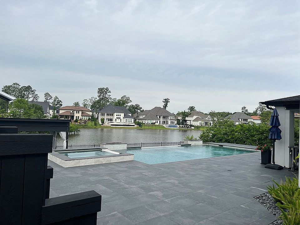 2nd image of 11 N Curly Willow Cir