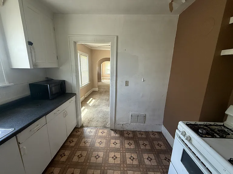 3825 Wayne Ave #4 — Photo 10