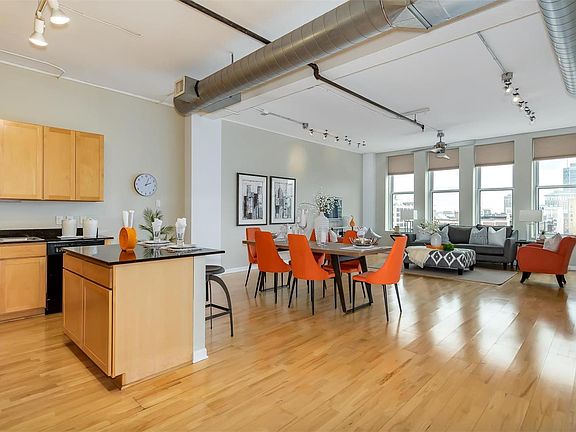 4th image of 1501 Locust 905