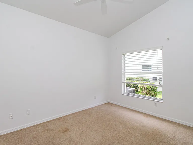 10201 Regent Cir — Photo 27
