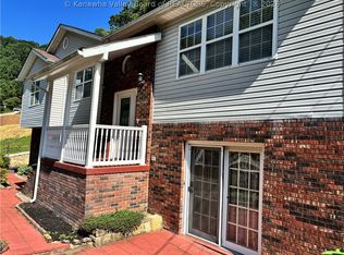 949 98th St, Marmet, WV 25315