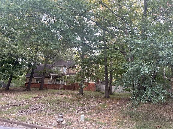 2nd image of 380 Sherburne Cv