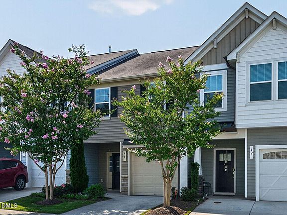 2nd image of 46 E Porthaven Way