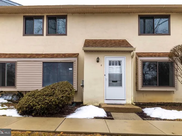 22 Fitzwatertown Rd Unit C8, Willow Grove, PA 19090