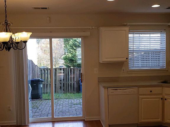 Ground Floor/Eat-in Kitchen