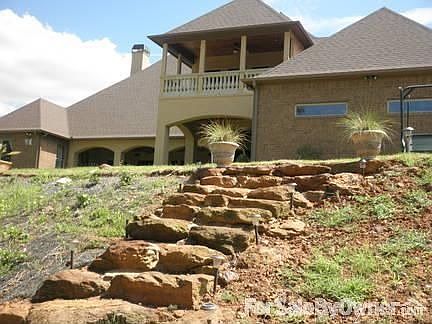 One of a Kind Unique Back Yard
						:
						CHARACTER to this back yard.Wide Range of Designing Opportunities.Has peninsula.