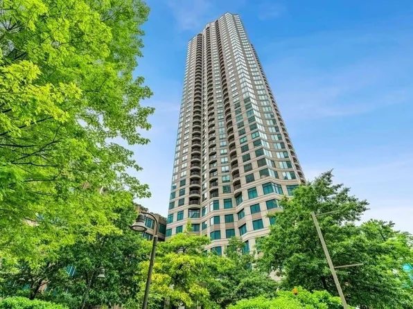 400 N La Salle Dr, Chicago, IL