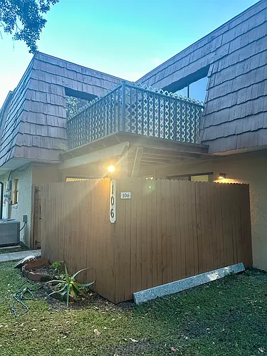 106 Springwood Sq Photo 1
