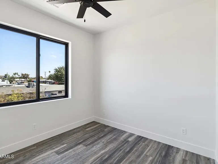 902 W Hazelwood St #B — Photo 27