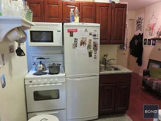 Rented by Bond New York | media 13